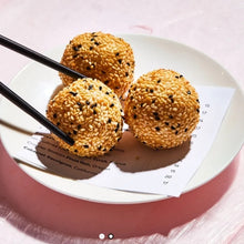 Load image into Gallery viewer, 黄金芝麻球 (斑斓咖央) Golden Sesame Ball (Pandan Kaya)