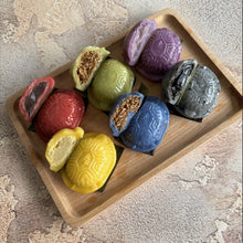 Load image into Gallery viewer, 特色红龟糕 Rainbow Color Angku Kuih